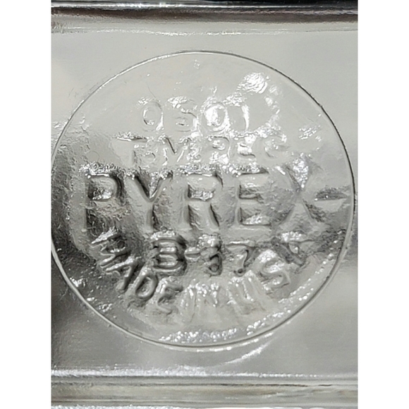 Vintage Pyrex 501-B Small Glass Storage Container With Lid - Picture 7 of 7